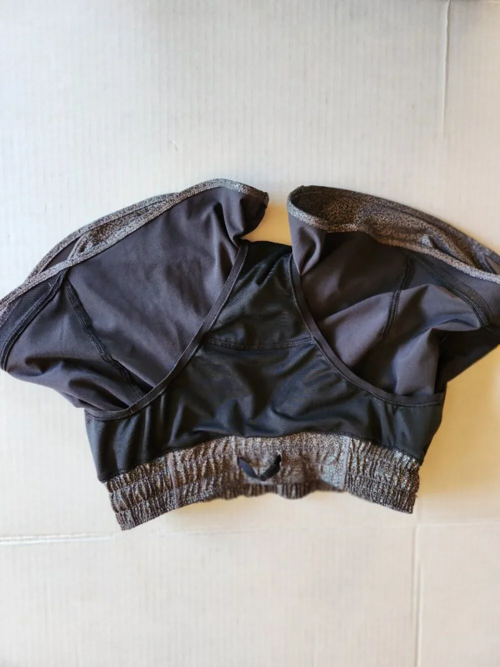 Lululemon Hotty Hot Shorts Luminosity Foil Silver Black Mesh Rare Find 4 Tall